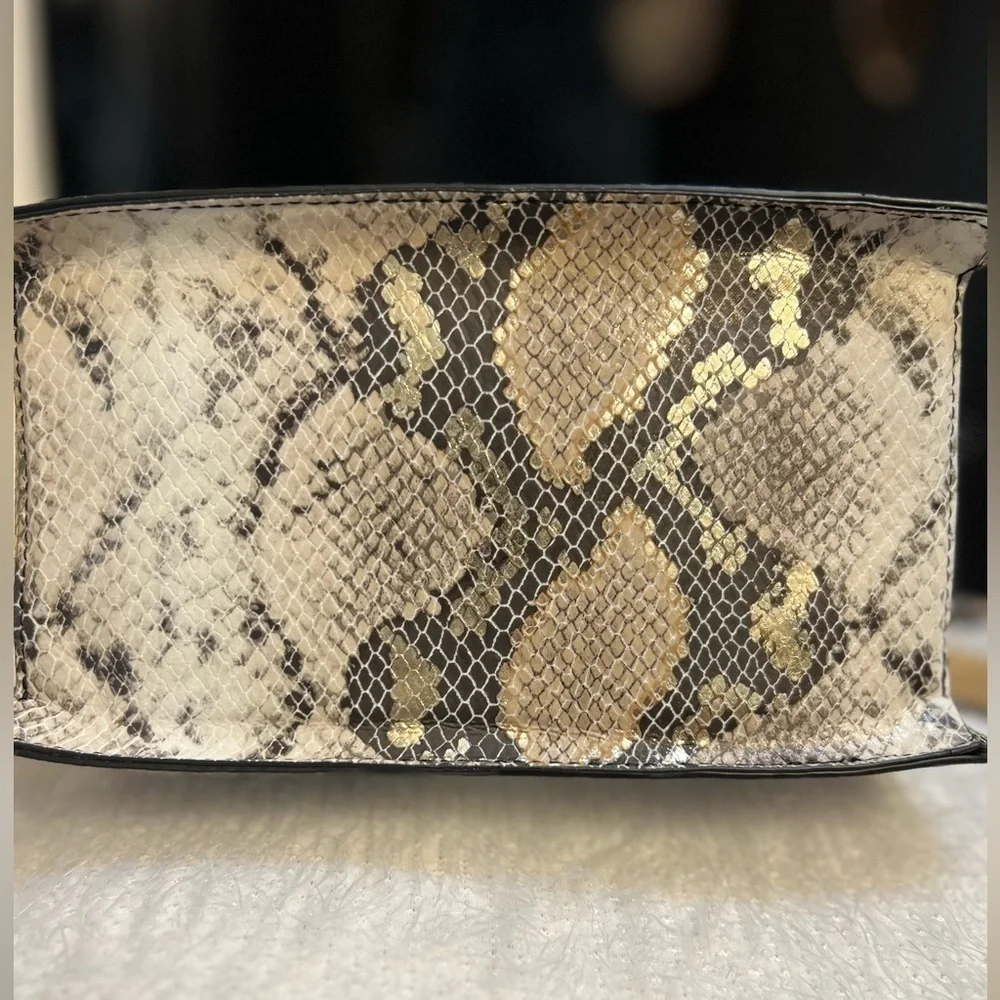 Steve Madden thin leather